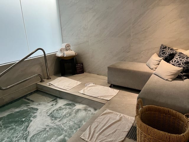 Sanctuary Camelback Mountain hot tub